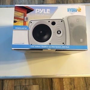 Indoor/outdoor waterproof Bluetooth Speakers